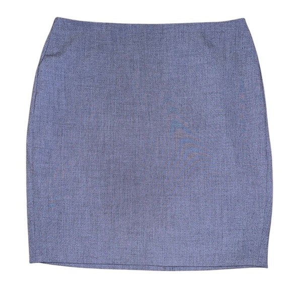 Banana Republic | Women’s Lightweight Pencil Skirt - Size 8 - NWOT - Picture 3 of 4